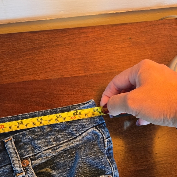 American Eagle Outfitters Women's High Rise Ripped Blue Jeans - Picture 6 of 8